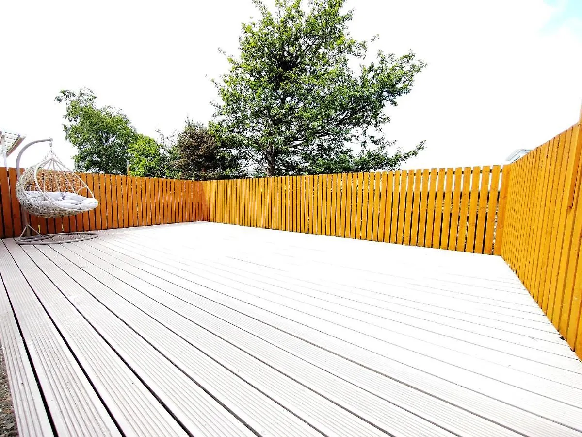Modern And Spacious Double&King Bedrooms Both With Private Bathrooms Edinburgh